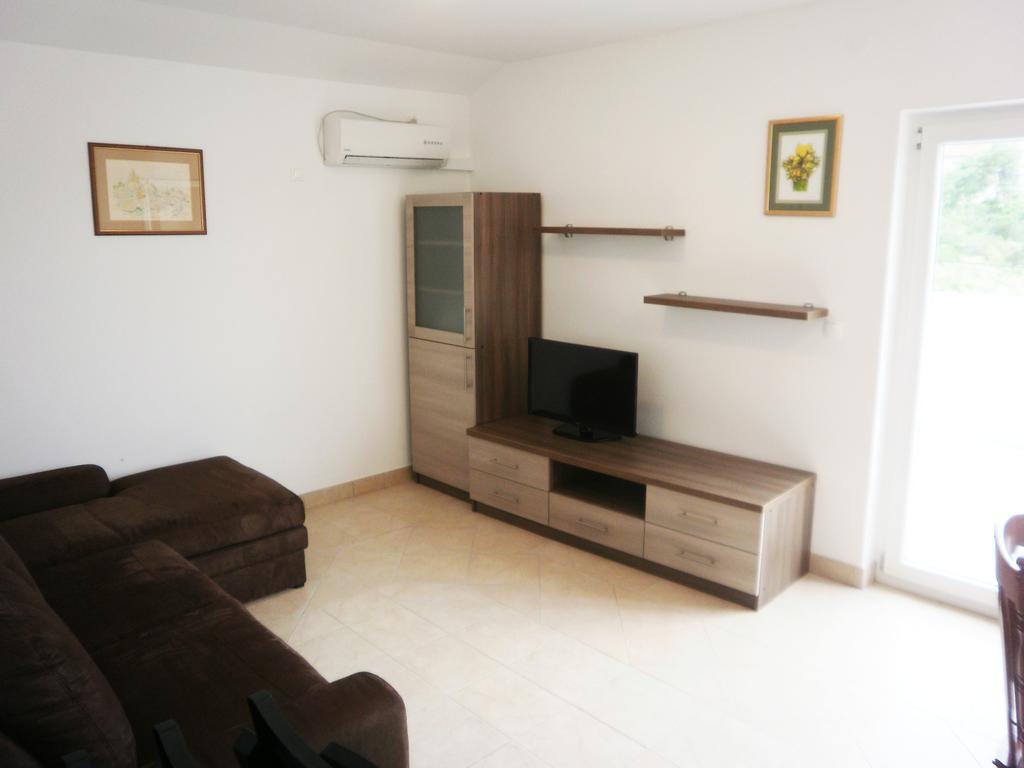 Apartments Lana And Lili Преко Екстериор снимка